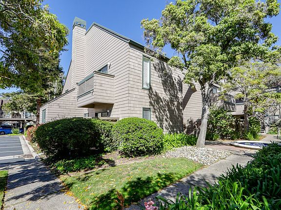 2nd image of 33 Pelican Ln
