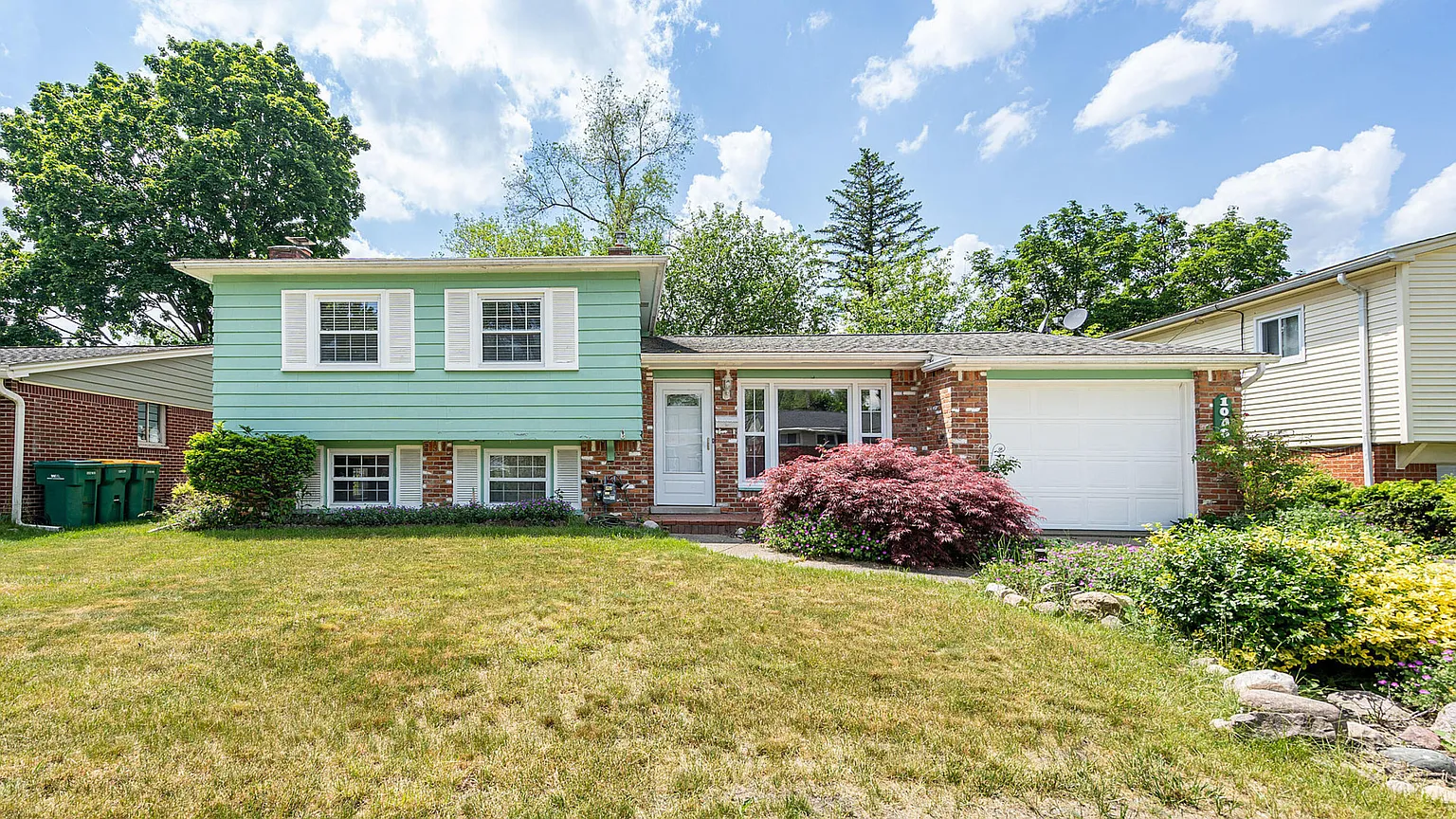 1048 Gault Dr photo 1