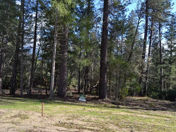 4 Sylvan Dr, Grants Pass, OR 97527