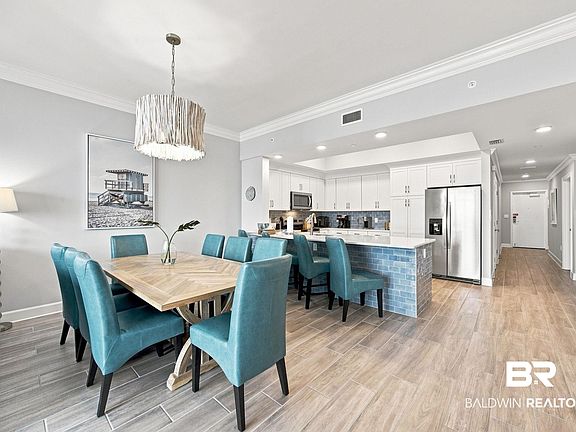 4th image of 533 E Beach Blvd #1002
