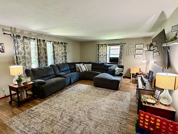 4th image of 715 Hager Ave