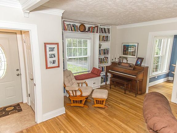 4th image of 3166 Washington Blvd