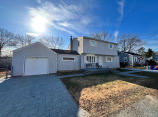 72 Tyndale Ave, Monroe Township, NJ 08831
