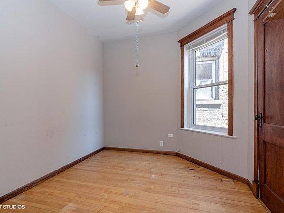 4th image of 3515 N Wilton Ave