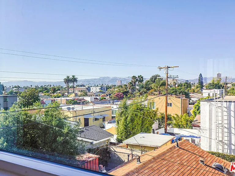 1923 1/2 Carmona Ave — Photo 29