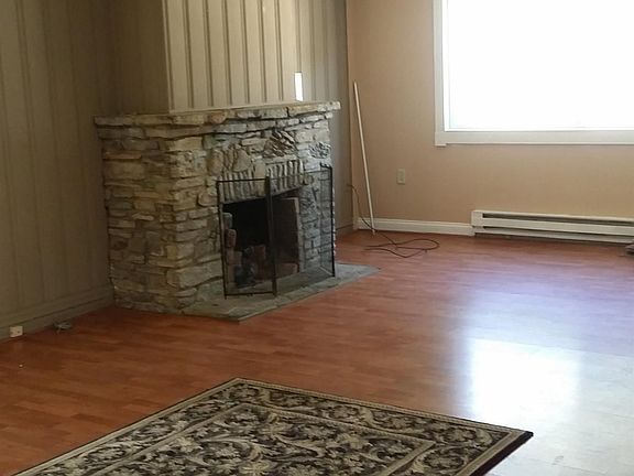 4th image of 218 Hotel St