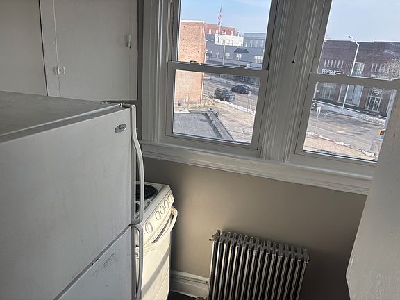 5th image of 9 Carlisle Ave #3F