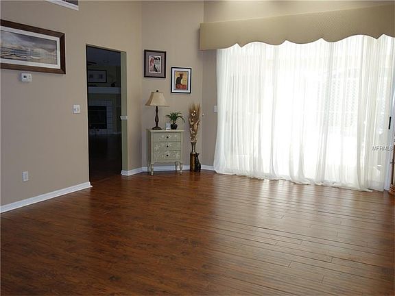 4th image of 1723 Silverwood St