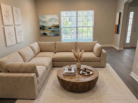 5th image of 2210 Wolford Cir