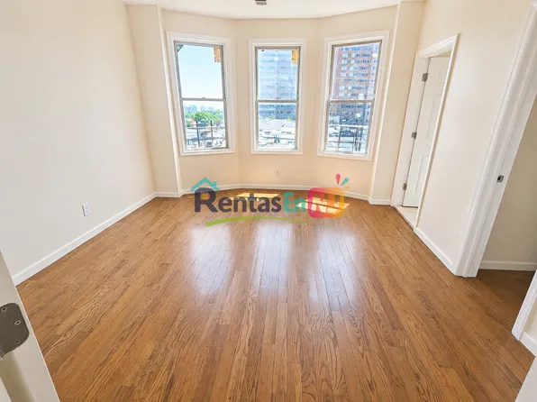 85 Littleton Ave, Newark, NJ
