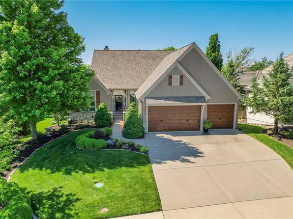 10509 W 142nd St, Overland Park, KS 66221