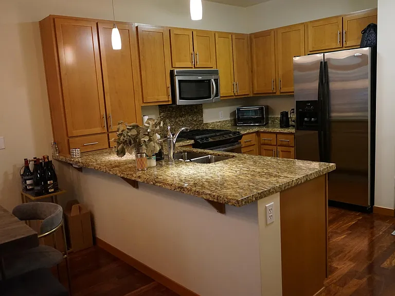 Very functional kitchen with lots of cabinet space