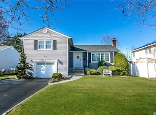 1232 Allen Dr, Seaford, NY 11783