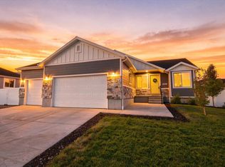 2276 E Boxwood Ln, Eagle Mountain, UT 84005