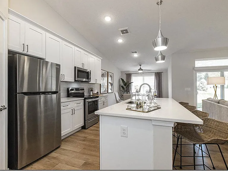 Riverwood Apartments — Photo 13