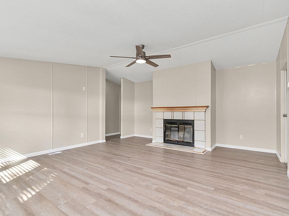 2nd image of 1206 Cindy Ln