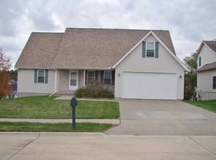 6224 Hillandale Rd, Davenport, IA 52806