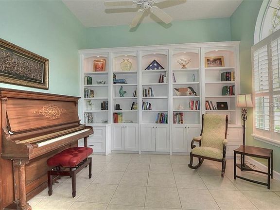5th image of 2330 Turnberry Dr
