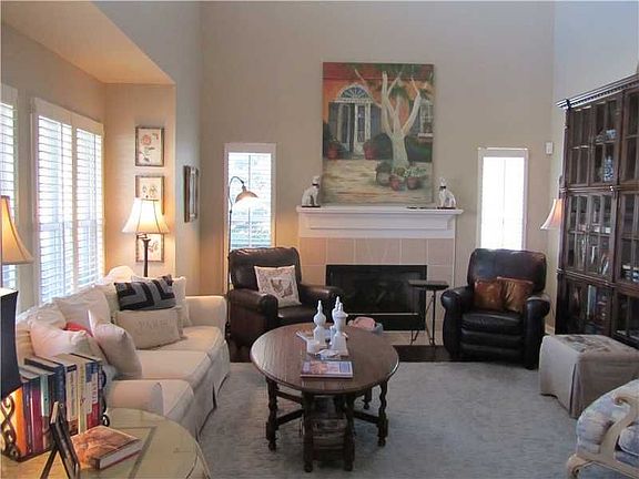 5th image of 15537 Portland Dr