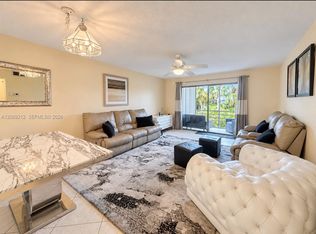 400 NE 14th Ave APT 419, Hallandale, FL 33009