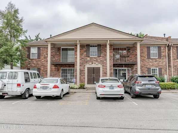 604 Logsdon Ct, Douglass Hills, KY 40243