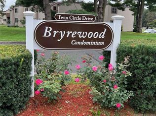 703 Twin Circle Dr #703, South Windsor, CT 06074