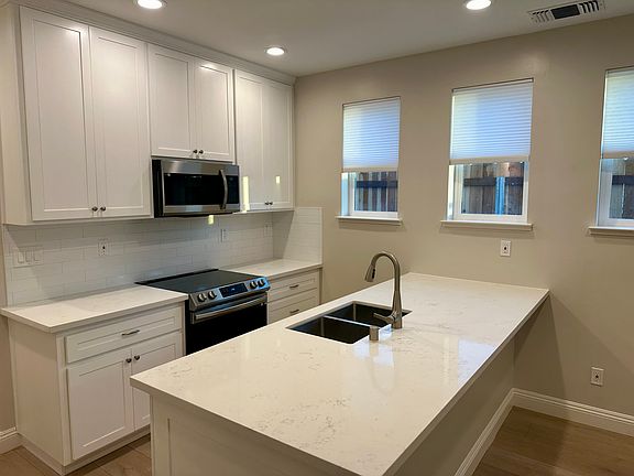 5th image of 3009 Notre Dame Dr