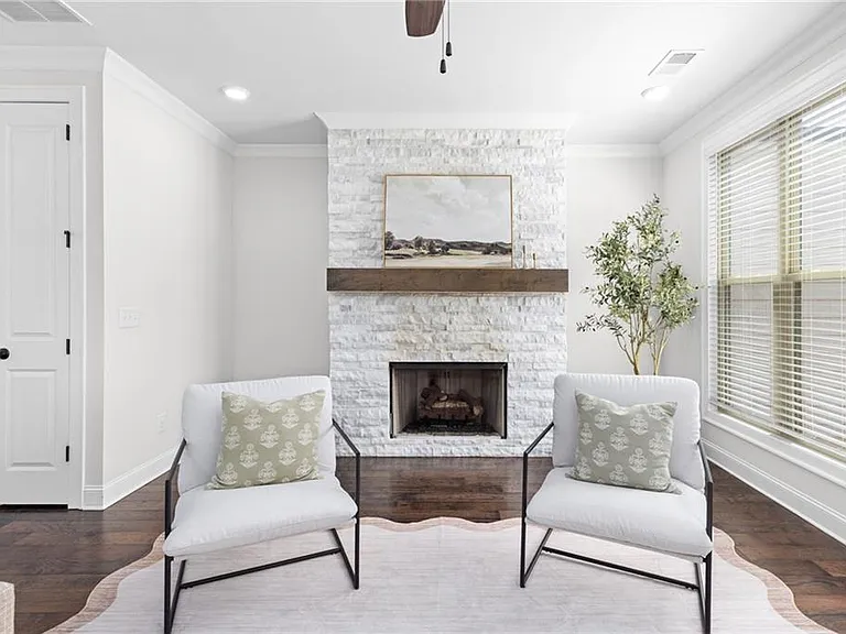 301 Marlowe Aly — Photo 24