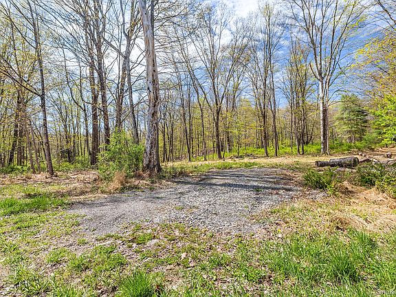 4th image of 224 Union Center Road