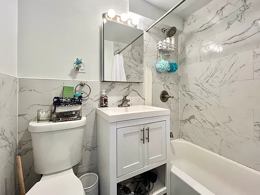 Rented by SERHANT. | media 17