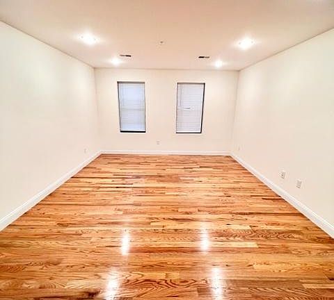 4th image of 107 N Walnut St #308