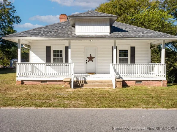 102 N 17th St, Erwin, NC 28339