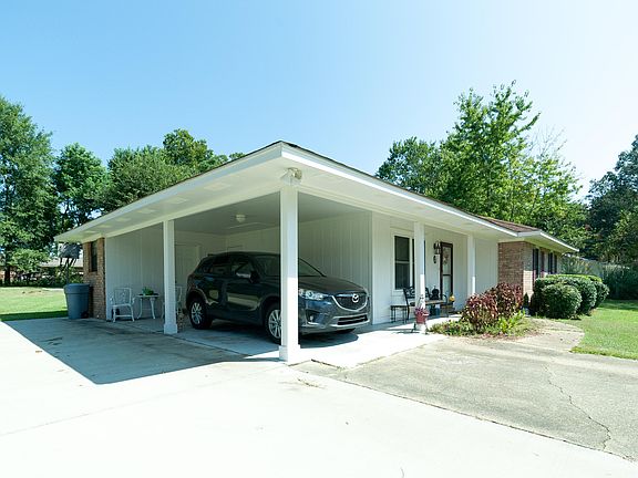 2nd image of 8 Oak Holw