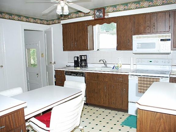 4th image of 1416 East St