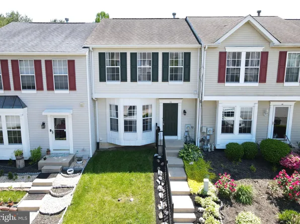 16 E Galloway Ct, Newark, DE 19711