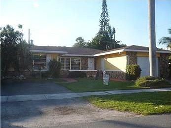 1st image of 213 NE 1st Ct