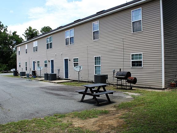 3rd image of 4 E Howell Dr #2