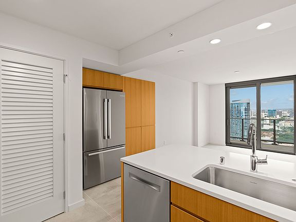4th image of 1388 Kapiolani Blvd #3804