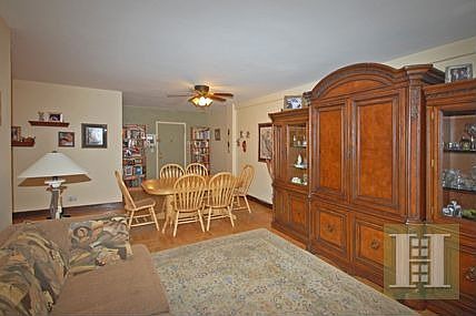 2nd image of 3750 Hudson Manor Ter APT 3DW