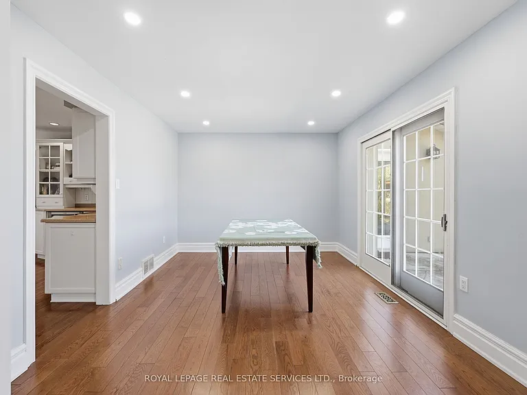 8 Lakeshore Dr — Photo 11
