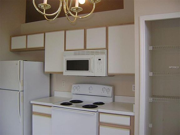 3rd image of 1832 Lacy Ln