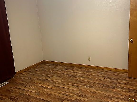 3rd image of 204 Lasalle Blvd