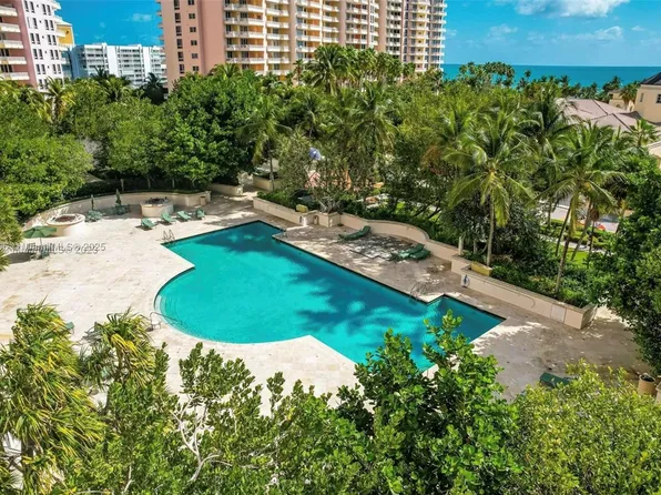 785 Crandon Blvd APT 302, Key Biscayne, FL 33149