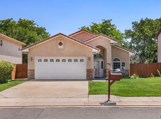 1020 Cedarcrest Dr, Pueblo, CO 81005