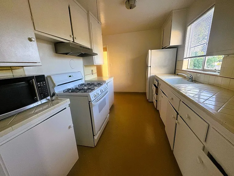 3105 High St — Photo 2