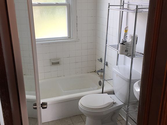5th image of 3407 Griffin Ave
