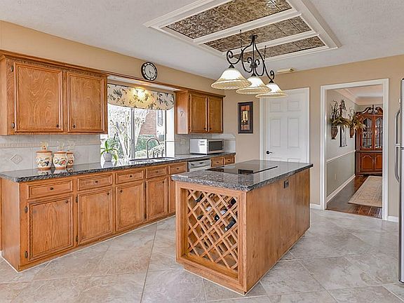 3rd image of 2105 Brook Haven Dr