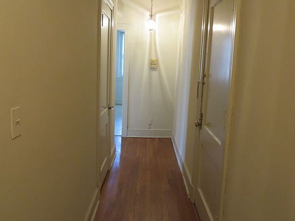 3rd image of 906 Prince St APT 202