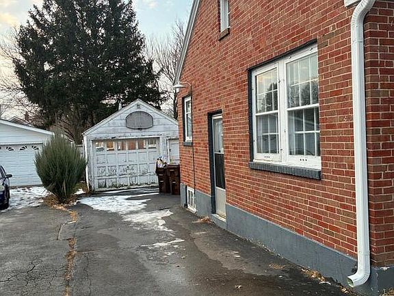 3rd image of 314 Cole Ave
