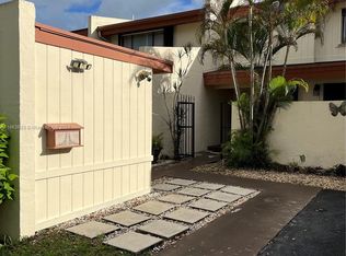 10688 SW 76th Ter, Miami, FL 33173